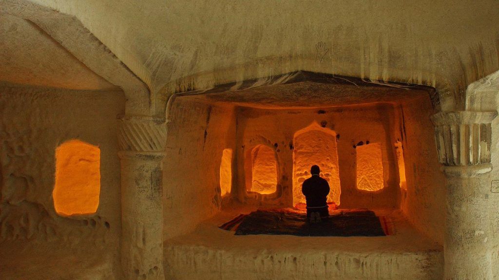 Пещерная мечеть Шакпак-Ата